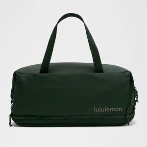 NWT lululemon 3-in-1 Gym Duffle Bag 30L / Rainforest Green
